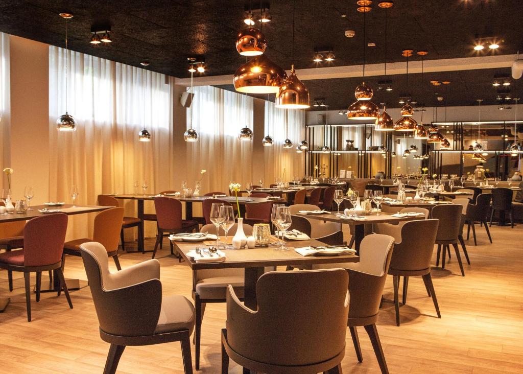 Estonsko Centennial Hotel Tallinn_ restaurace