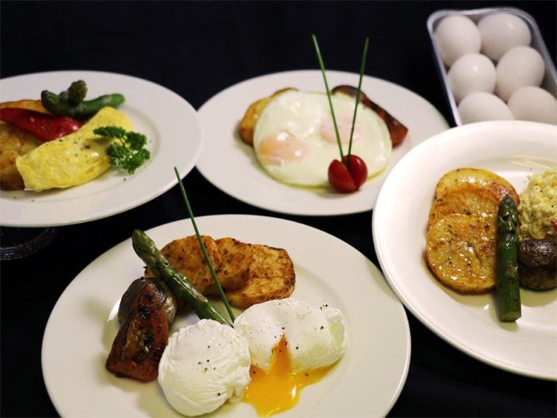 SAUDIA jídlo v byznys